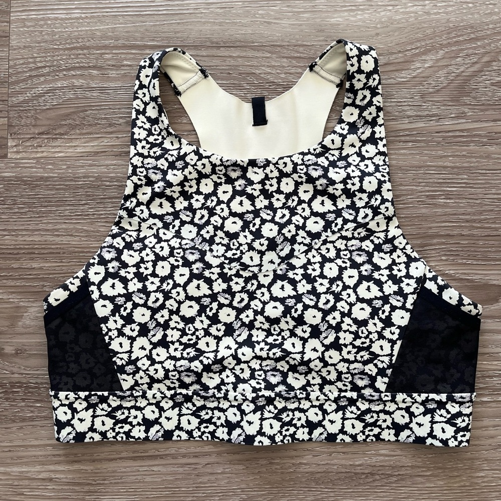 Brooks 3 Pocket Sports Bra (32 A/B)